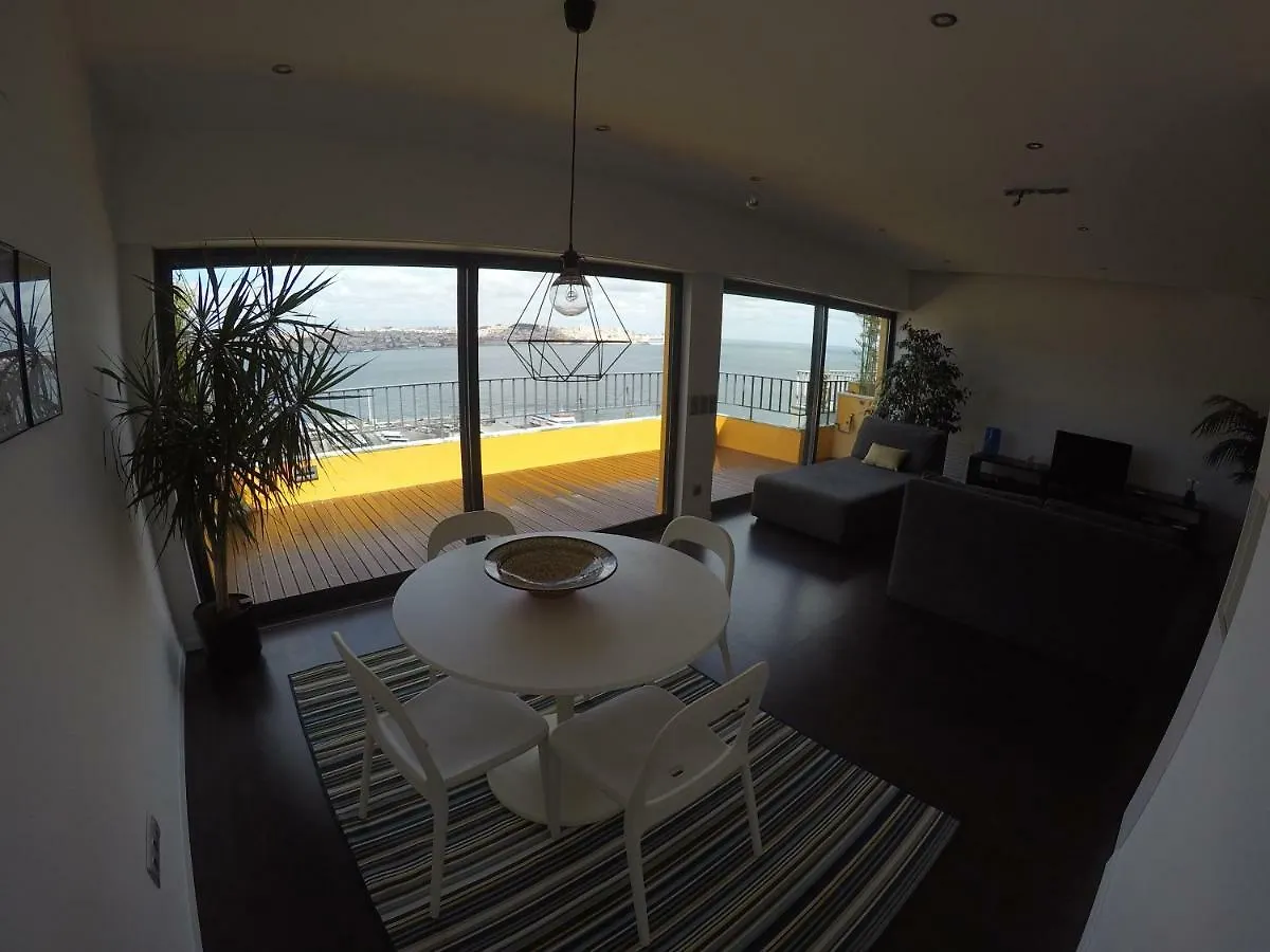 Ferienwohnung Penthouse Bellevue Almada Apartment