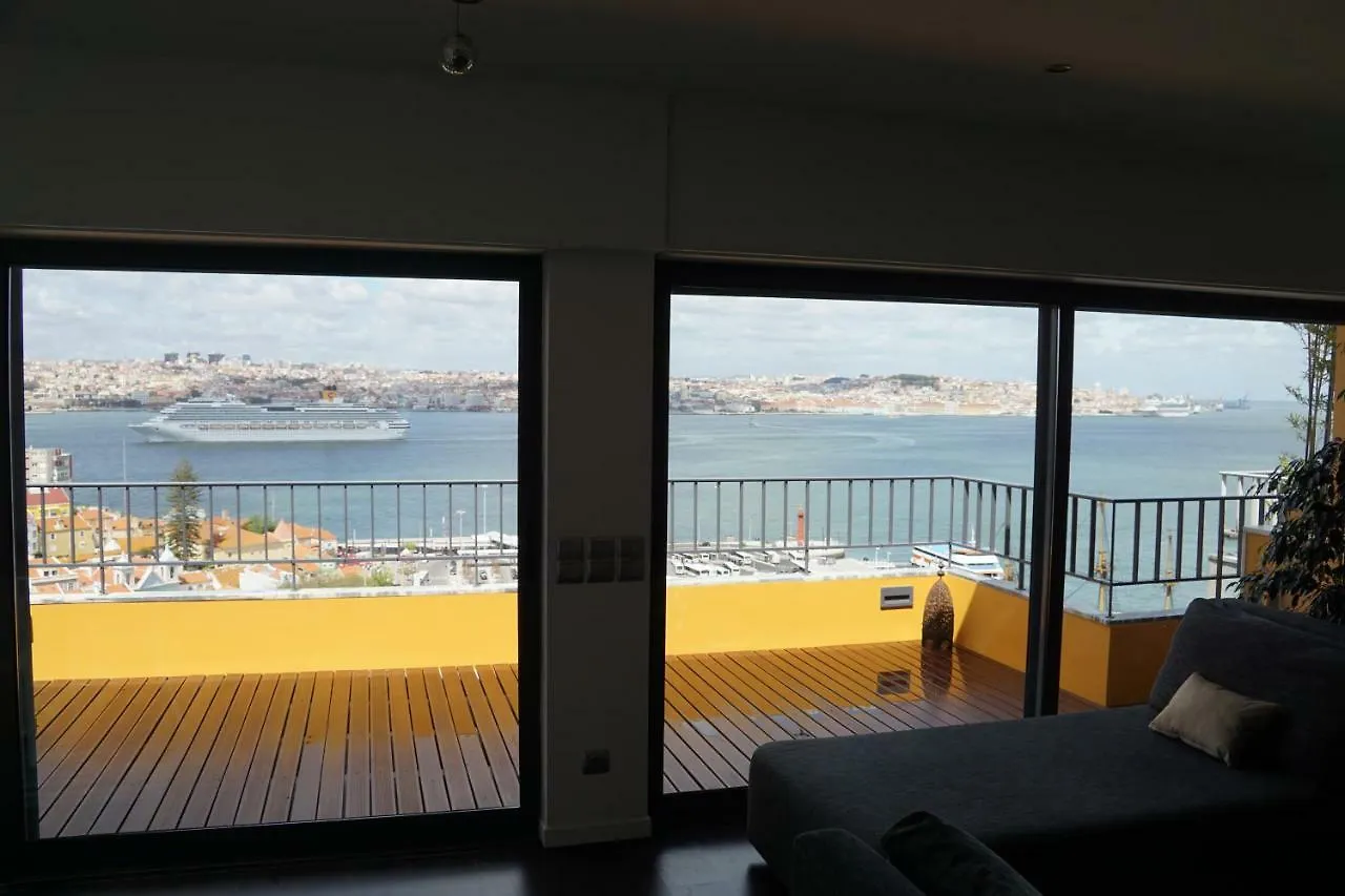 Ferienwohnung Penthouse Bellevue Almada Apartment