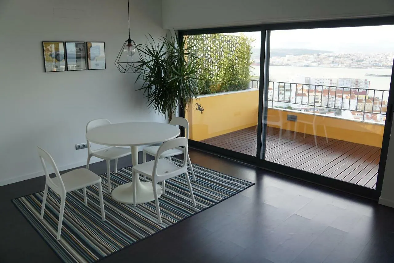 Apartment Ferienwohnung Penthouse Bellevue Almada