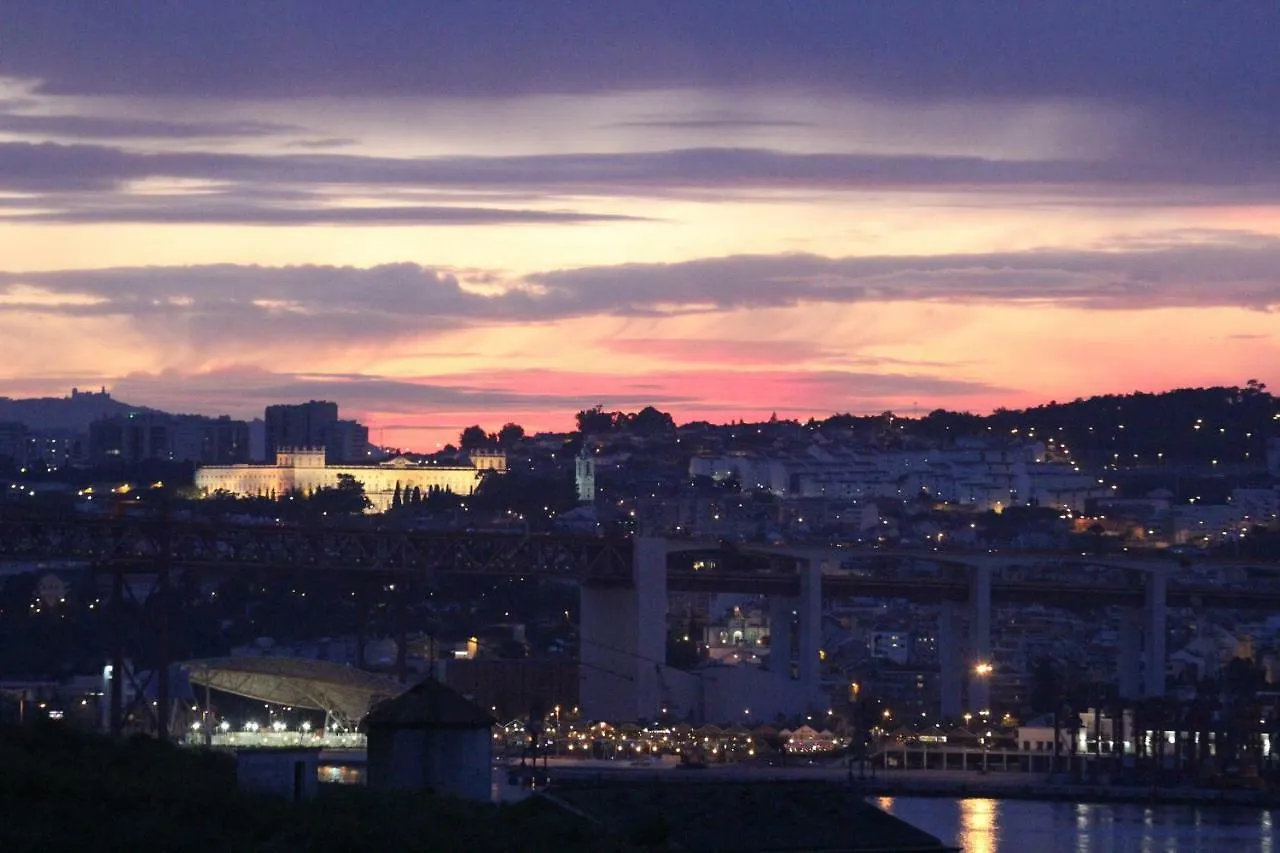 Apartment Ferienwohnung Penthouse Bellevue Almada